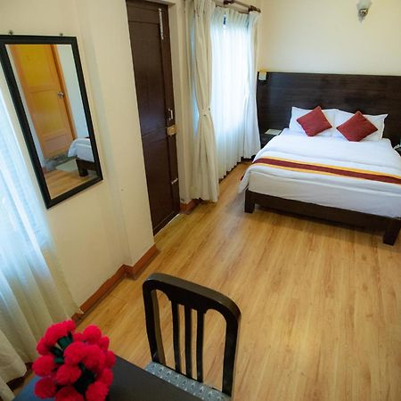 Kathmandu Sunny Hotel Buitenkant foto