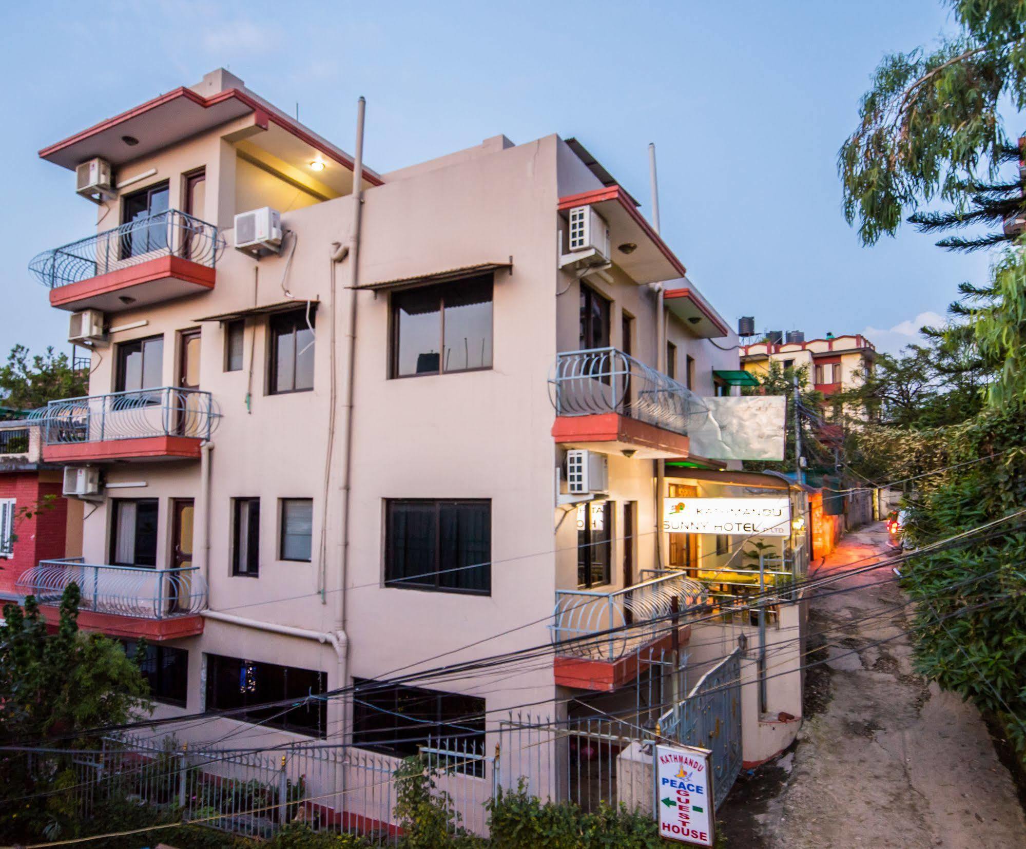 Kathmandu Sunny Hotel Buitenkant foto